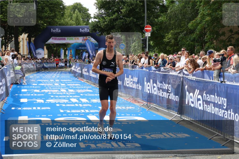 29.06.2025 - hella hamburg halbmarathon Zöllner http://msf.ph/oto/8170154 29.06.2025 10:21:27 Ziel 14933 meine-sportfotos.de