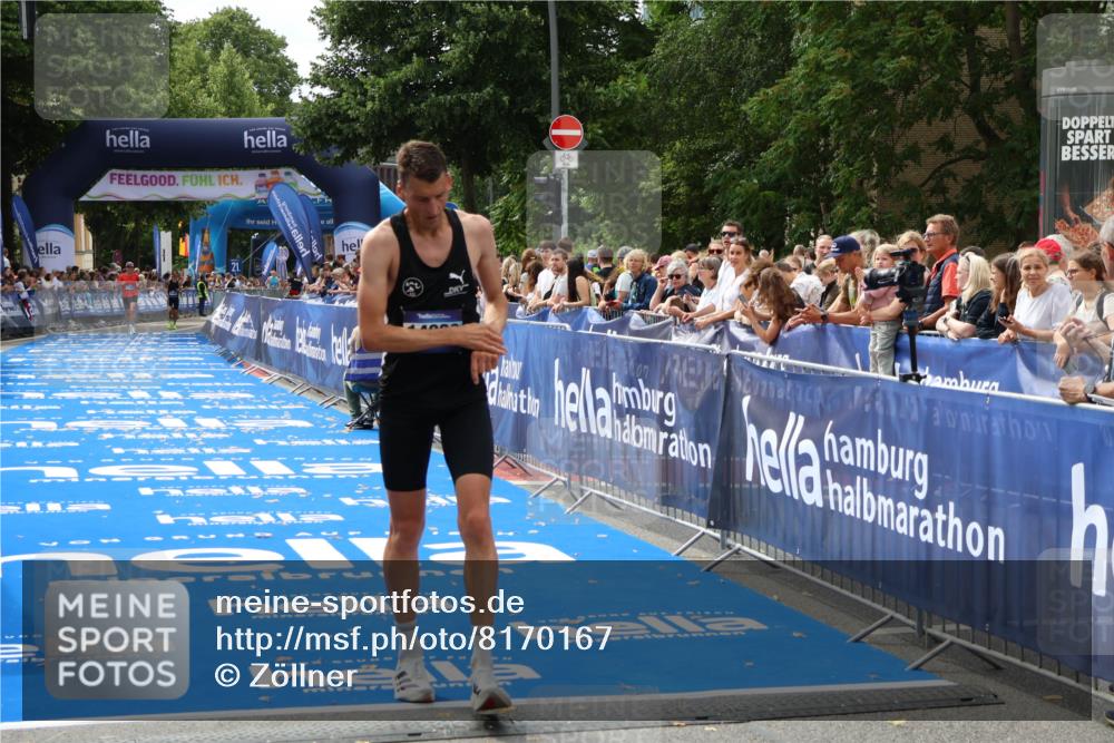 29.06.2025 - hella hamburg halbmarathon Zöllner http://msf.ph/oto/8170167 29.06.2025 10:21:28 Ziel 14933 meine-sportfotos.de