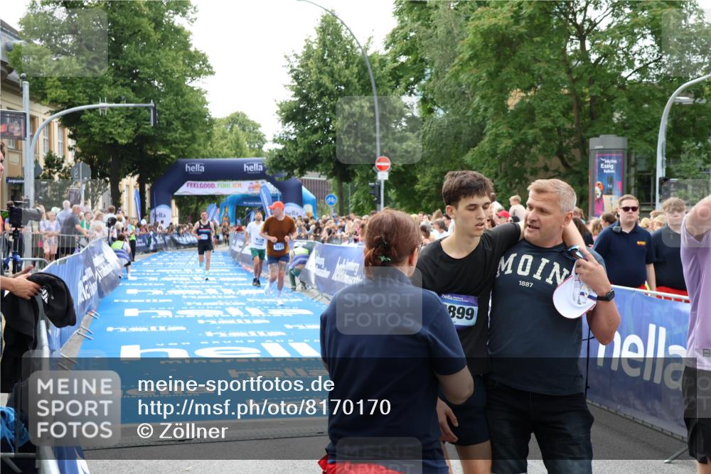 29.06.2025 - hella hamburg halbmarathon Zöllner http://msf.ph/oto/8170170 29.06.2025 10:35:54 Ziel 3843, 13252, 15161 meine-sportfotos.de