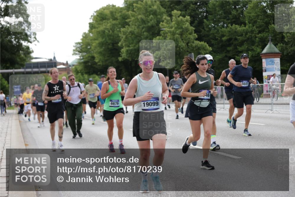 29.06.2025 - hella hamburg halbmarathon Jannik Wohlers http://msf.ph/oto/8170239 29.06.2025 10:21:30 Lombardsbrücke 1158, 1191, 1250, 1294, 1668, 1958, 1963, 2172, 2315, 2353, 2529, 2744, 3606, 3768, 3995, 4046, 4289, 4375, 4376, 5641, 6475, 6676, 6805, 6881, 7075, 7162, 7672, 8715, 8860, 8959, 9002, 9062, 9326, 9327, 9635, 9807, 10019, 10125, 10167, 10210, 10710, 10787, 11424, 11425, 12894, 13477, 13604, 14055, 14059, 14168, 14180, 15104, 15324, 15635, 16143, 16161, 16762, 16781, 16796, 17903, 17932, 17944, 18439, 19008, 19099 meine-sportfotos.de