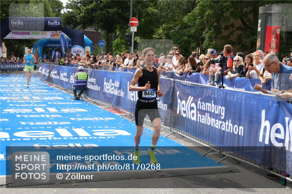 29.06.2025 - hella hamburg halbmarathon Zöllner http://msf.ph/oto/8170268 29.06.2025 10:21:41 Ziel 6559, 9442, 11965 meine-sportfotos.de