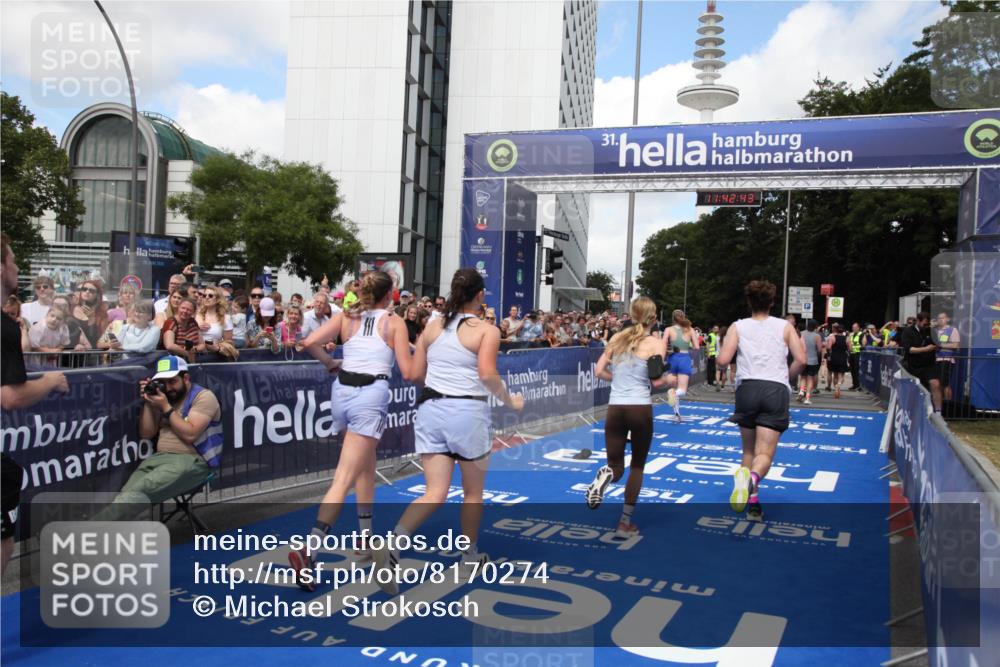 29.06.2025 - hella hamburg halbmarathon Michael Strokosch http://msf.ph/oto/8170274 29.06.2025 11:42:41 Ziel 1451, 1780, 5263, 5538, 8408, 8499, 8549, 8581, 9393, 11166, 13505, 13679, 15399, 15805, 16228, 16916, 16966, 18101, 18110, 18113 meine-sportfotos.de