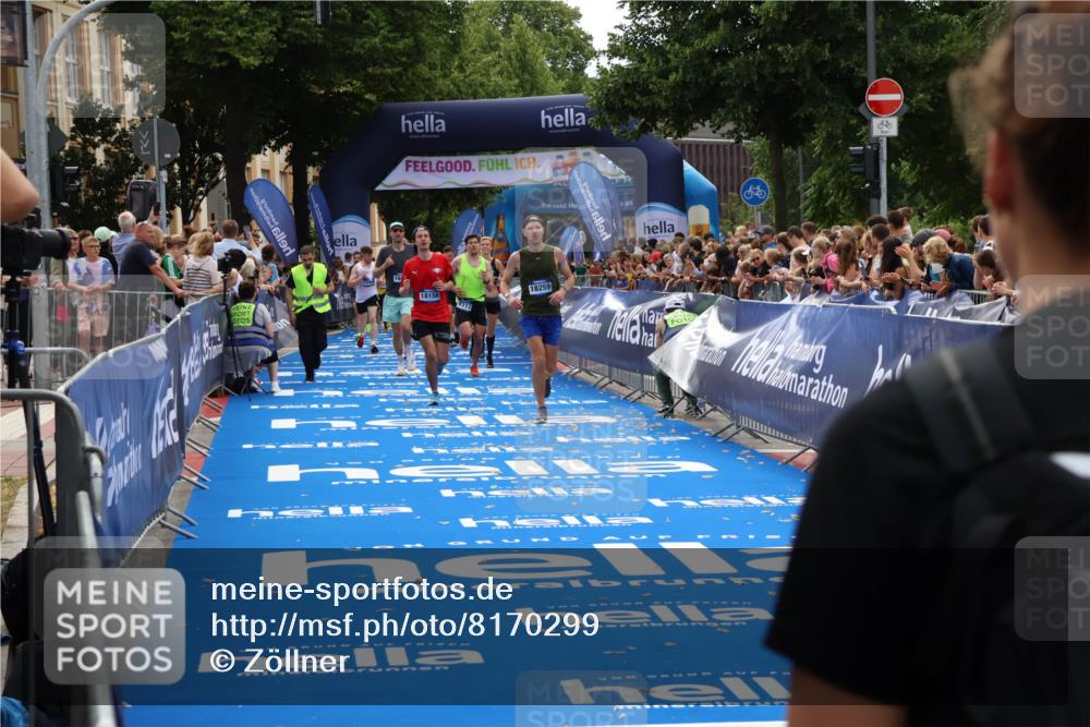 29.06.2025 - hella hamburg halbmarathon Zöllner http://msf.ph/oto/8170299 29.06.2025 10:36:04 Ziel 2399, 9313, 10477, 12168, 12488, 13419, 17217, 18156, 18259 meine-sportfotos.de