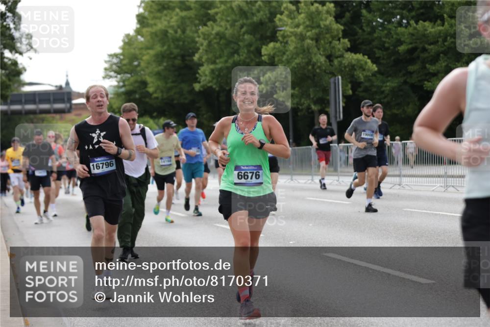 29.06.2025 - hella hamburg halbmarathon Jannik Wohlers http://msf.ph/oto/8170371 29.06.2025 10:21:31 Lombardsbrücke 1158, 1191, 1250, 1294, 1668, 1958, 1963, 2172, 2315, 2353, 2529, 2744, 3606, 3768, 3995, 4046, 4289, 5641, 6475, 6676, 6805, 6881, 7075, 7162, 7672, 8431, 8715, 8860, 8959, 9002, 9062, 9326, 9327, 9635, 9788, 9807, 10019, 10125, 10167, 10210, 10710, 10787, 11424, 11425, 12894, 13477, 13604, 14055, 14059, 14168, 14180, 15104, 15324, 15635, 16143, 16161, 16762, 16781, 16796, 17416, 17903, 17932, 17944, 18439, 19008, 19099 meine-sportfotos.de