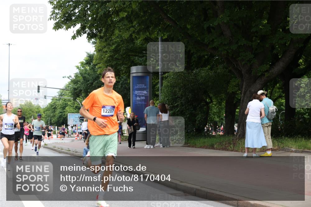 29.06.2025 - hella hamburg halbmarathon Yannick Fuchs http://msf.ph/oto/8170404 29.06.2025 10:24:24 20KM 2021, 2075, 2180, 3043, 6781, 7231, 7349, 8975, 9137, 10156, 10171, 10790, 12287, 12337, 13374, 13838, 14164, 14395, 15880, 16118, 16157, 18699, 18737, 18874, 19142, 19194, 19203, 19204 meine-sportfotos.de