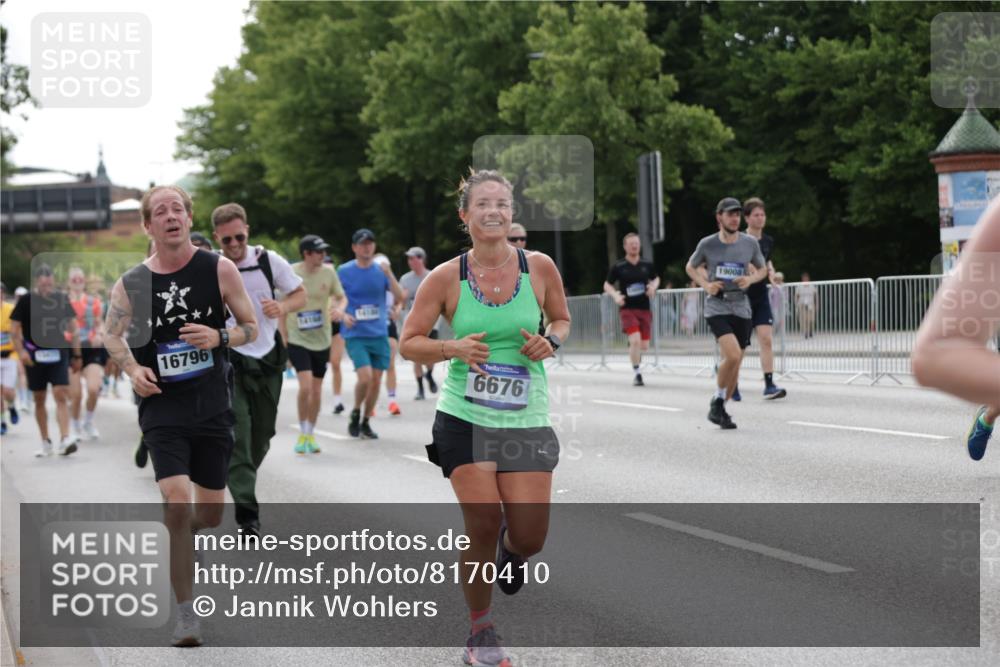 29.06.2025 - hella hamburg halbmarathon Jannik Wohlers http://msf.ph/oto/8170410 29.06.2025 10:21:31 Lombardsbrücke 1158, 1191, 1250, 1294, 1668, 1958, 1963, 2172, 2315, 2353, 2529, 2744, 3606, 3768, 3995, 4046, 4289, 5641, 6475, 6676, 6805, 6881, 7075, 7162, 7672, 8431, 8715, 8860, 8959, 9002, 9062, 9326, 9327, 9635, 9788, 9807, 10019, 10125, 10167, 10210, 10710, 10787, 11424, 11425, 12894, 13477, 13604, 14055, 14059, 14168, 14180, 15104, 15324, 15635, 16143, 16161, 16762, 16781, 16796, 17416, 17903, 17932, 17944, 18439, 19008, 19099 meine-sportfotos.de