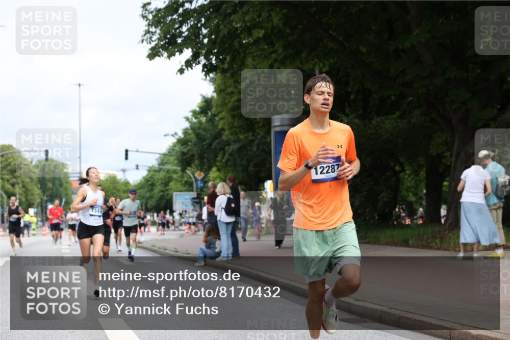 29.06.2025 - hella hamburg halbmarathon Yannick Fuchs http://msf.ph/oto/8170432 29.06.2025 10:24:25 20KM 2021, 2075, 2180, 3043, 6781, 7231, 7349, 8975, 9137, 10156, 10171, 10790, 12287, 12337, 13374, 13838, 14164, 14395, 15880, 16118, 16157, 18699, 18737, 18874, 19042, 19142, 19194, 19202, 19203, 19204 meine-sportfotos.de