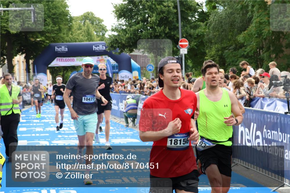 29.06.2025 - hella hamburg halbmarathon Zöllner http://msf.ph/oto/8170451 29.06.2025 10:36:10 Ziel 2399, 6032, 6990, 9313, 10477, 12168, 12447, 12488, 13419, 14875, 17078, 17217, 17691, 18156, 18600 meine-sportfotos.de