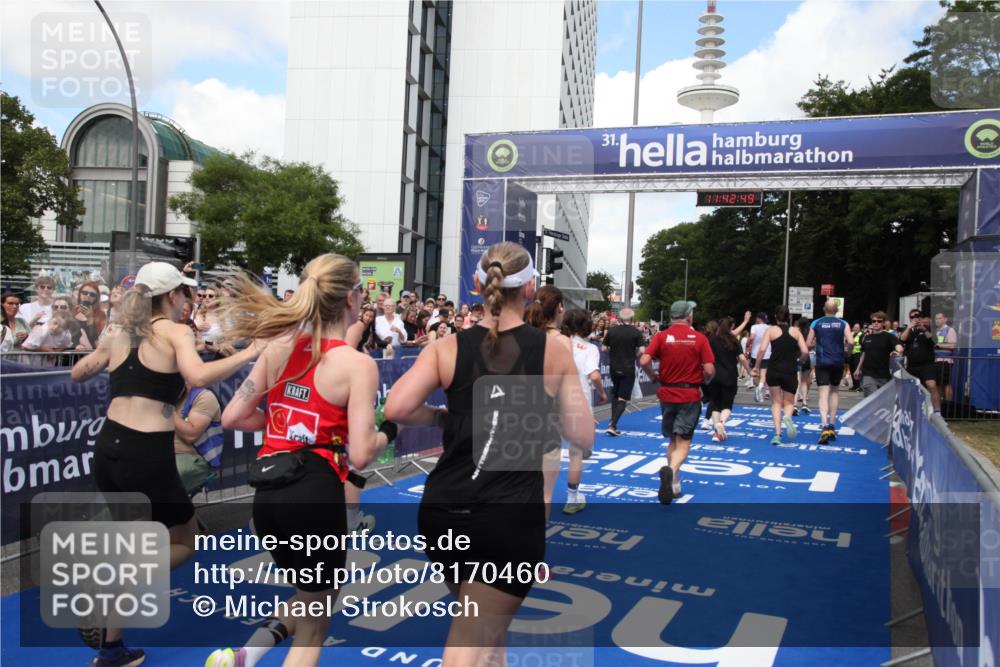 29.06.2025 - hella hamburg halbmarathon Michael Strokosch http://msf.ph/oto/8170460 29.06.2025 11:42:46 Ziel 1451, 5085, 5089, 5155, 5263, 7117, 7174, 8408, 8549, 8581, 9591, 12099, 13200, 13505, 13679, 13860, 14938, 15299, 15399, 15805, 16228, 16647, 16876 meine-sportfotos.de