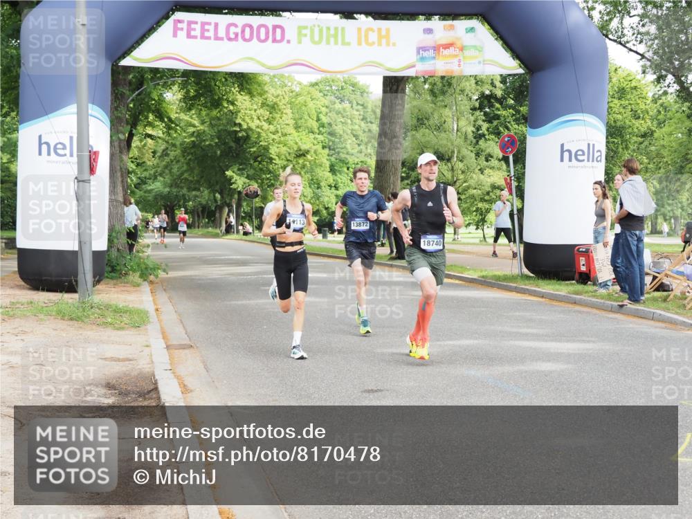 29.06.2025 - hella hamburg halbmarathon MichiJ http://msf.ph/oto/8170478 29.06.2025 10:15:00 Zwischen KM18-KM19 16484, 18695, 18740 meine-sportfotos.de