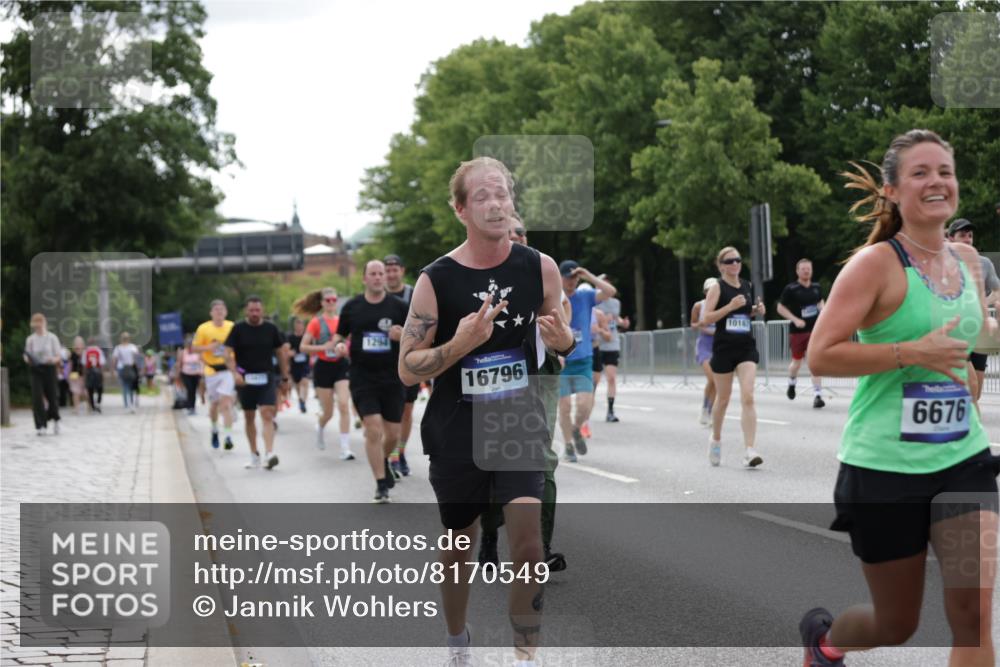 29.06.2025 - hella hamburg halbmarathon Jannik Wohlers http://msf.ph/oto/8170549 29.06.2025 10:21:32 Lombardsbrücke 1158, 1191, 1250, 1294, 1958, 1963, 2172, 2315, 2353, 2529, 2744, 3606, 3768, 3995, 4046, 4289, 5641, 6475, 6676, 6805, 6881, 7075, 7162, 7672, 8431, 8715, 8860, 8959, 9002, 9062, 9326, 9327, 9635, 9788, 9807, 10019, 10125, 10167, 10210, 10710, 10787, 11424, 11425, 12894, 13477, 13604, 14055, 14059, 14168, 14180, 15104, 15324, 15635, 16143, 16161, 16762, 16781, 16796, 17416, 17696, 17903, 17932, 17944, 18439, 19008, 19099 meine-sportfotos.de