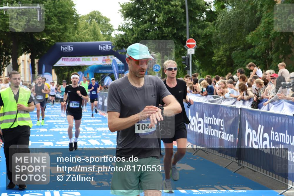 29.06.2025 - hella hamburg halbmarathon Zöllner http://msf.ph/oto/8170553 29.06.2025 10:36:11 Ziel 2774, 6032, 6990, 10477, 12168, 12447, 12488, 13419, 14875, 17078, 17217, 17691, 18600 meine-sportfotos.de
