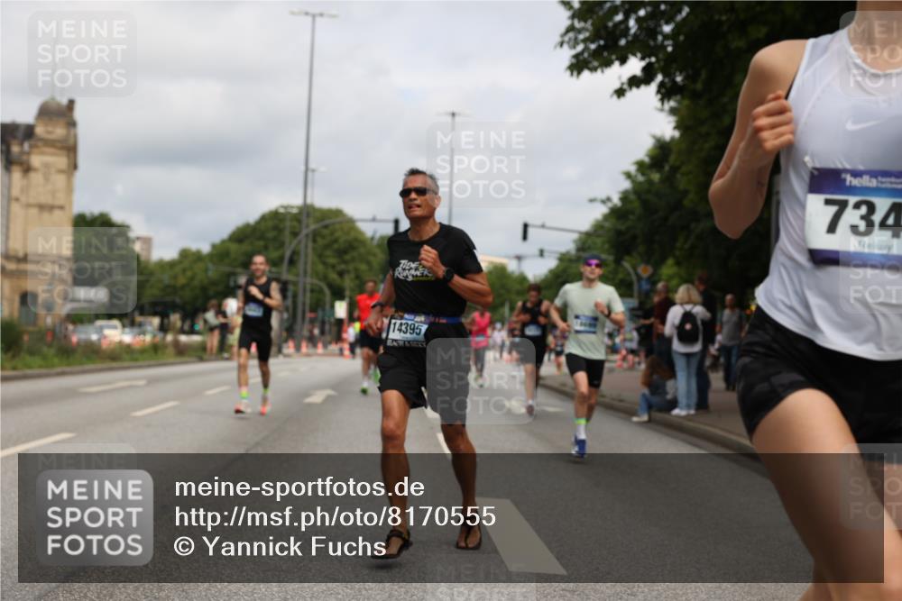 29.06.2025 - hella hamburg halbmarathon Yannick Fuchs http://msf.ph/oto/8170555 29.06.2025 10:24:27 20KM 2021, 2075, 2180, 3043, 6781, 7231, 7349, 8975, 9137, 10156, 10171, 10790, 12287, 12337, 13374, 13838, 14164, 14395, 15880, 16118, 16157, 18699, 18737, 18874, 19042, 19194, 19202, 19203, 19204 meine-sportfotos.de
