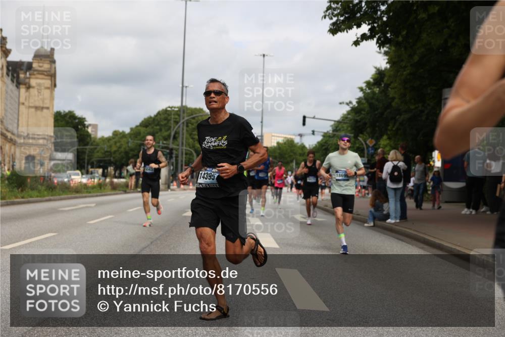 29.06.2025 - hella hamburg halbmarathon Yannick Fuchs http://msf.ph/oto/8170556 29.06.2025 10:24:27 20KM 2021, 2075, 2180, 3043, 6781, 7231, 7349, 8975, 9137, 10156, 10171, 10790, 12287, 12337, 13374, 13838, 14164, 14395, 15880, 16118, 16157, 18699, 18737, 18874, 19042, 19194, 19202, 19203, 19204 meine-sportfotos.de
