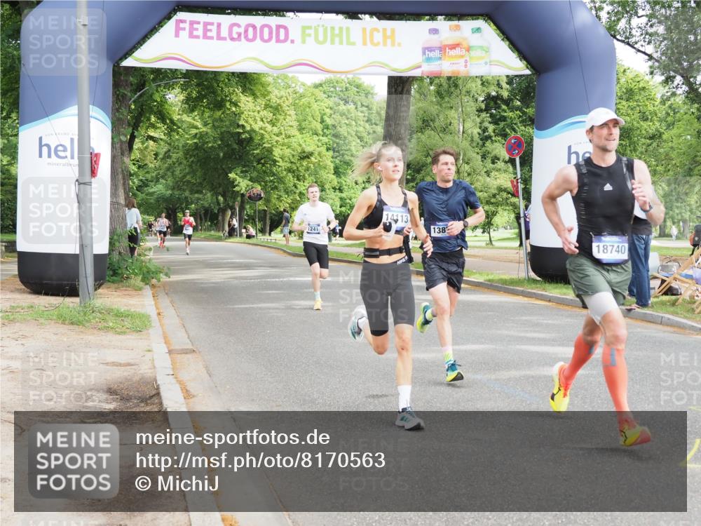 29.06.2025 - hella hamburg halbmarathon MichiJ http://msf.ph/oto/8170563 29.06.2025 10:15:01 Zwischen KM18-KM19 14113, 16484, 18695, 18740 meine-sportfotos.de