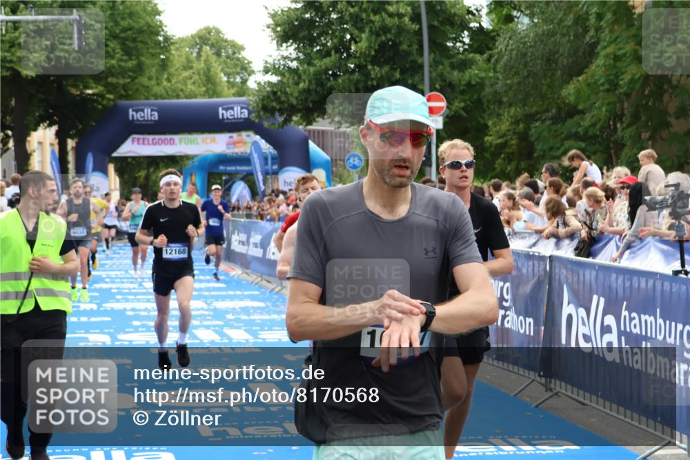 29.06.2025 - hella hamburg halbmarathon Zöllner http://msf.ph/oto/8170568 29.06.2025 10:36:11 Ziel 2774, 6032, 6990, 10477, 12168, 12447, 12488, 13419, 14875, 17078, 17217, 17691, 18600 meine-sportfotos.de
