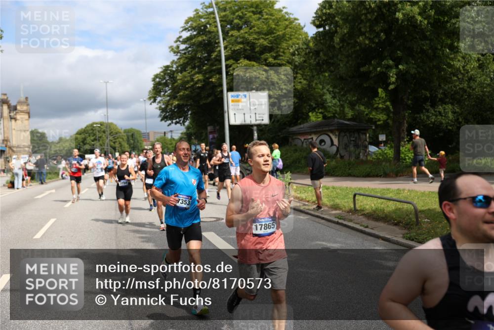 29.06.2025 - hella hamburg halbmarathon Yannick Fuchs http://msf.ph/oto/8170573 29.06.2025 10:41:09 20KM 1070, 1689, 1942, 2222, 2623, 3304, 4091, 5459, 5472, 6373, 6630, 6978, 7480, 7908, 8023, 9305, 9386, 9497, 9794, 10208, 10211, 11077, 11858, 12651, 12808, 13303, 13554, 13728, 13940, 14045, 14415, 14449, 14482, 14541, 14594, 15026, 15611, 15684, 15714, 15825, 16081, 16136, 16466, 16475, 17353, 17461, 17669, 17718, 17865 meine-sportfotos.de