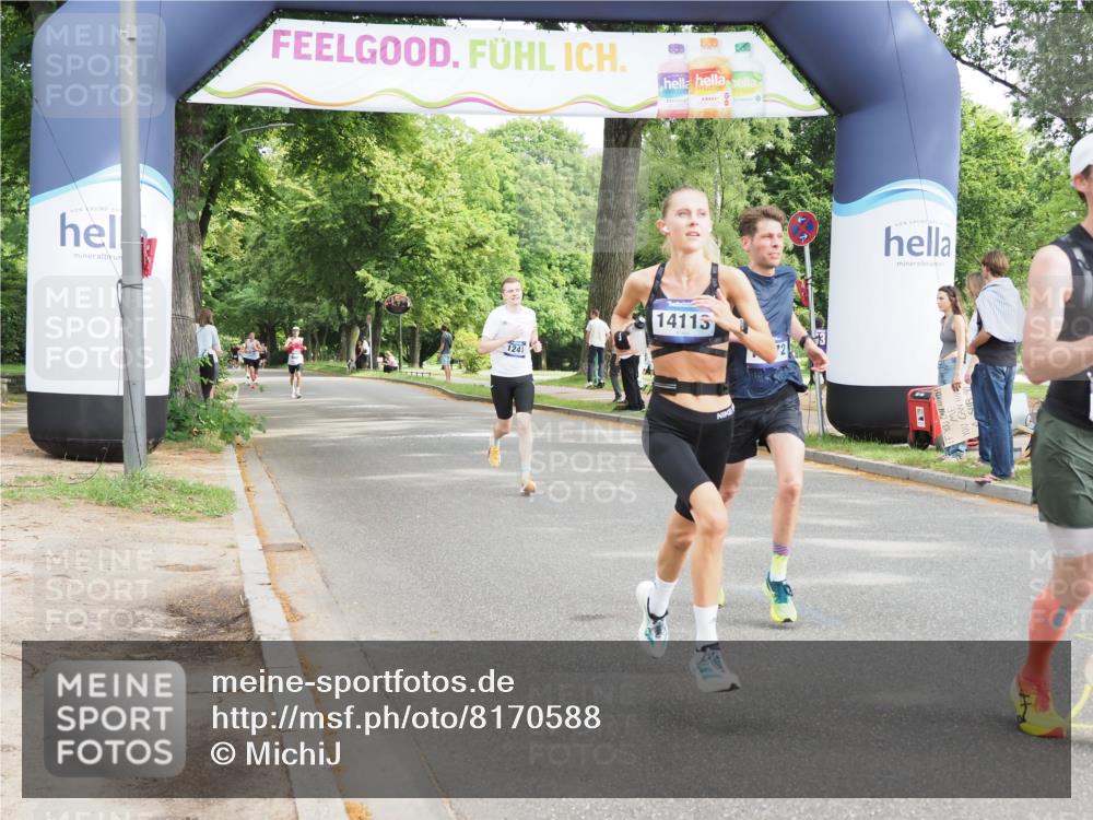 29.06.2025 - hella hamburg halbmarathon MichiJ http://msf.ph/oto/8170588 29.06.2025 10:15:01 Zwischen KM18-KM19 14113, 16484, 18695, 18740 meine-sportfotos.de