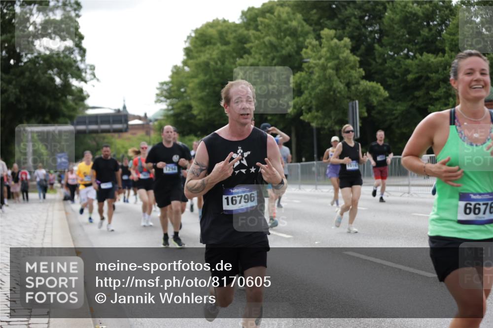 29.06.2025 - hella hamburg halbmarathon Jannik Wohlers http://msf.ph/oto/8170605 29.06.2025 10:21:33 Lombardsbrücke 1158, 1191, 1250, 1294, 1958, 1963, 2172, 2315, 2353, 2529, 2744, 3606, 3768, 3995, 4046, 4289, 5641, 6475, 6676, 6805, 6881, 7075, 7162, 7672, 8431, 8715, 8860, 8959, 9002, 9062, 9326, 9327, 9635, 9788, 9807, 10019, 10125, 10167, 10210, 10710, 10787, 11424, 11425, 12894, 13477, 14055, 14059, 14168, 14180, 15104, 15324, 15635, 16143, 16154, 16161, 16762, 16781, 16796, 16920, 17416, 17696, 17944, 18439, 19008, 19099 meine-sportfotos.de