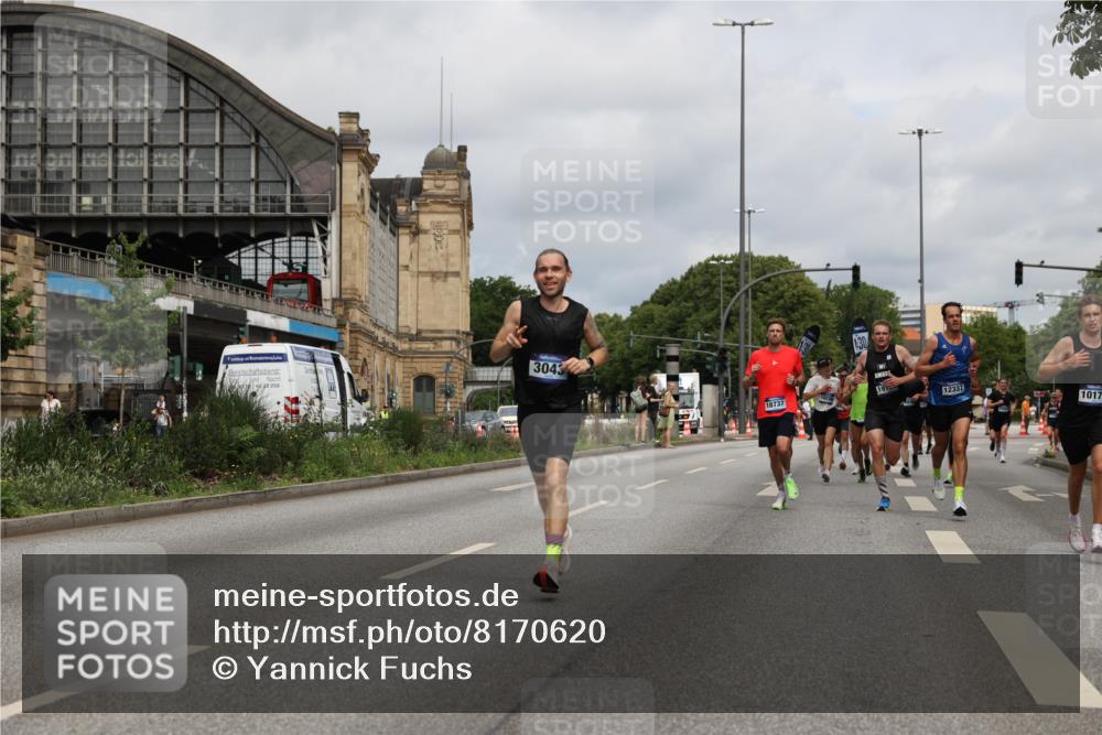 29.06.2025 - hella hamburg halbmarathon Yannick Fuchs http://msf.ph/oto/8170620 29.06.2025 10:24:29 20KM 2021, 2180, 3043, 6781, 7231, 7349, 9137, 9571, 10156, 10171, 10790, 12287, 12337, 13374, 13838, 14164, 14395, 15880, 16118, 16157, 16736, 18699, 18737, 18874, 19042, 19194, 19202, 19203, 19204 meine-sportfotos.de