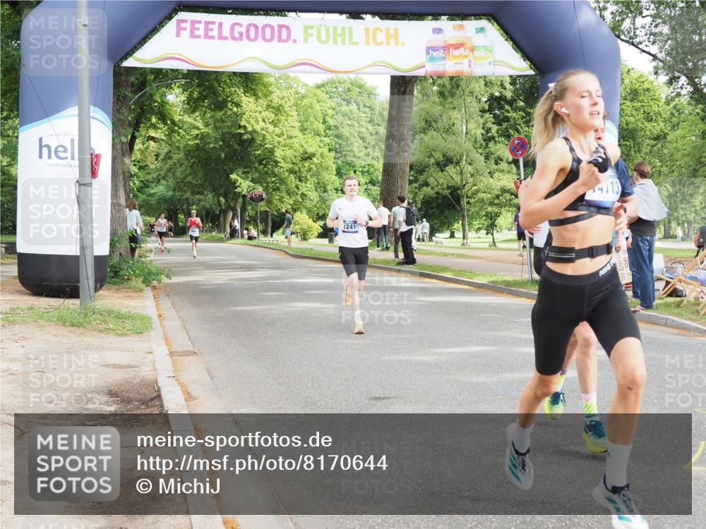29.06.2025 - hella hamburg halbmarathon MichiJ http://msf.ph/oto/8170644 29.06.2025 10:15:02 Zwischen KM18-KM19 13872, 14113, 16484, 18695, 18740 meine-sportfotos.de