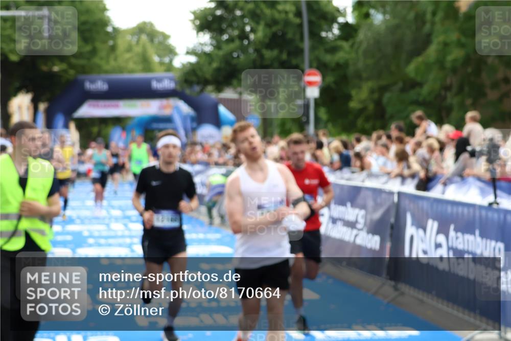 29.06.2025 - hella hamburg halbmarathon Zöllner http://msf.ph/oto/8170664 29.06.2025 10:36:12 Ziel 2774, 6032, 6990, 12168, 12447, 12488, 13419, 14601, 14875, 15115, 17078, 17329, 17691, 18600 meine-sportfotos.de