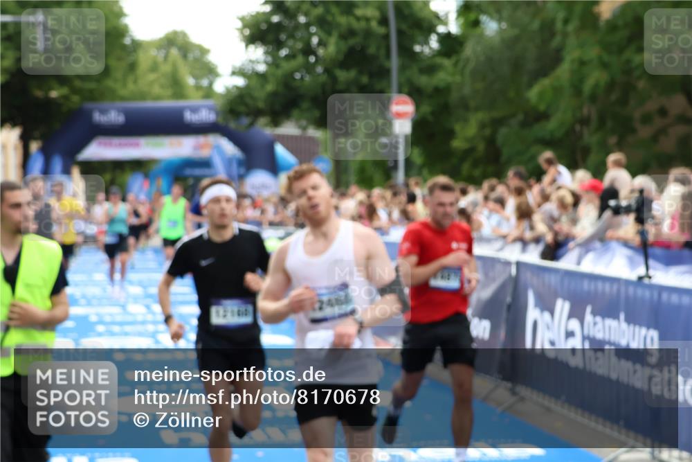 29.06.2025 - hella hamburg halbmarathon Zöllner http://msf.ph/oto/8170678 29.06.2025 10:36:13 Ziel 2774, 6032, 6990, 12168, 12447, 12488, 14601, 14875, 15115, 17078, 17329, 17691, 18600 meine-sportfotos.de