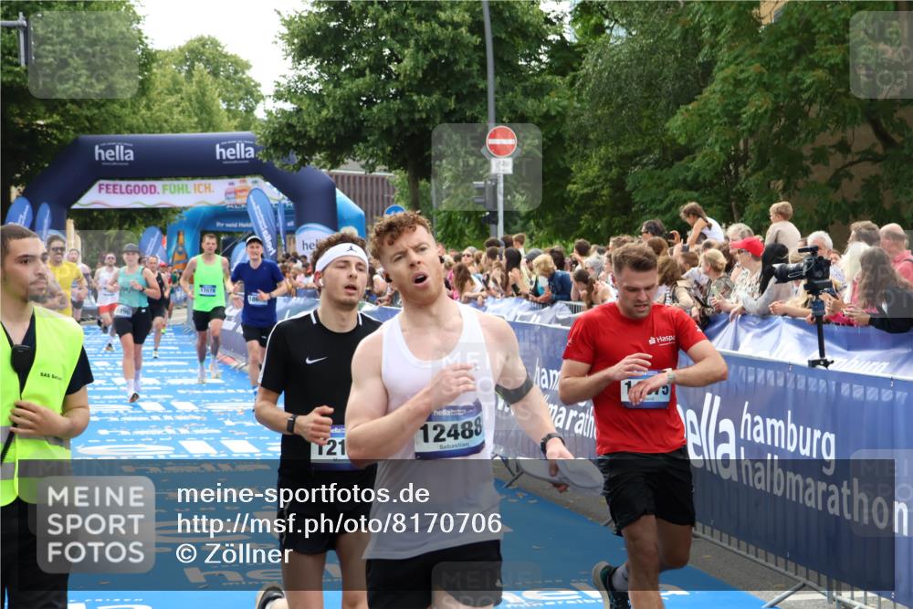 29.06.2025 - hella hamburg halbmarathon Zöllner http://msf.ph/oto/8170706 29.06.2025 10:36:13 Ziel 2774, 6032, 6990, 12168, 12447, 12488, 14601, 14875, 15115, 17078, 17329, 17691, 18600 meine-sportfotos.de