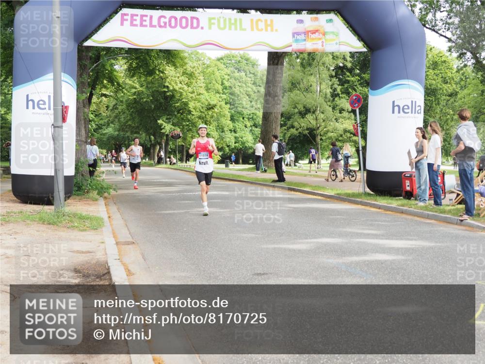 29.06.2025 - hella hamburg halbmarathon MichiJ http://msf.ph/oto/8170725 29.06.2025 10:15:08 Zwischen KM18-KM19 1241, 13872, 14113, 18740 meine-sportfotos.de