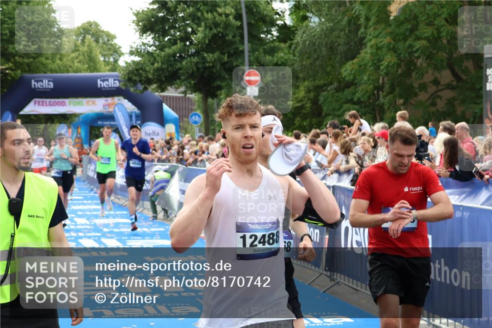 29.06.2025 - hella hamburg halbmarathon Zöllner http://msf.ph/oto/8170742 29.06.2025 10:36:14 Ziel 2774, 6032, 6990, 12447, 13991, 14601, 14875, 15115, 17078, 17329, 17691, 18600 meine-sportfotos.de