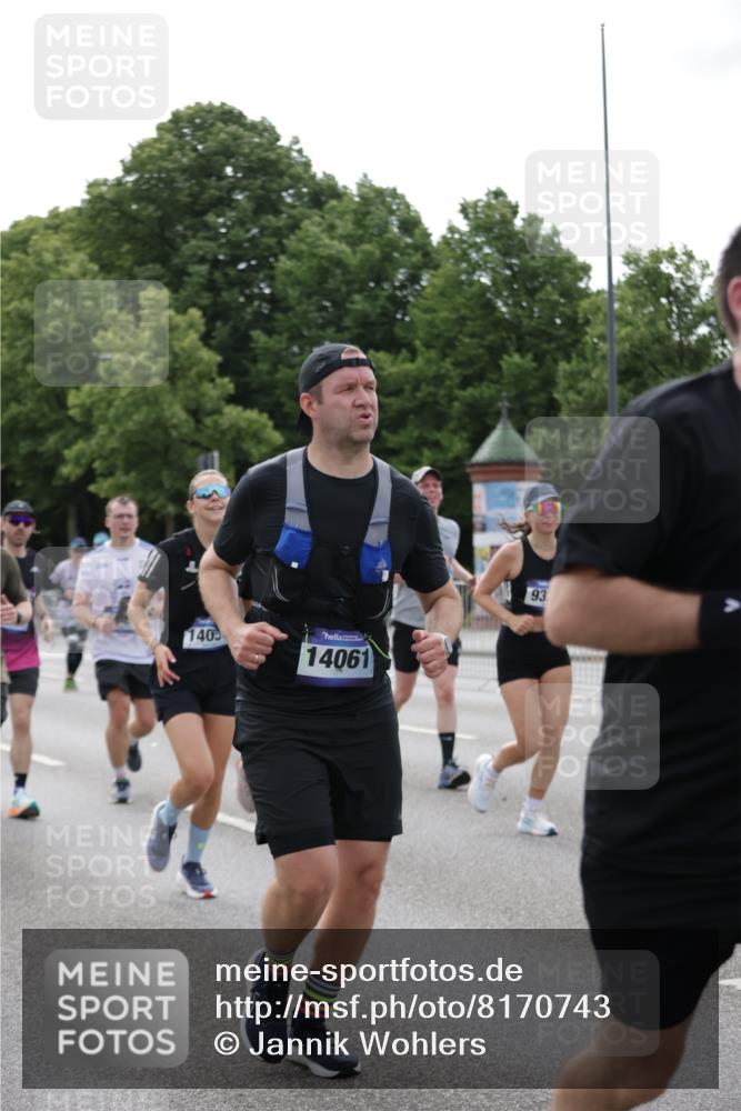 29.06.2025 - hella hamburg halbmarathon Jannik Wohlers http://msf.ph/oto/8170743 29.06.2025 10:21:37 Lombardsbrücke 1003, 1158, 1191, 1250, 1294, 1958, 1963, 2009, 2063, 2315, 2353, 2514, 2744, 3050, 3172, 3458, 3606, 3768, 3995, 4046, 4366, 5641, 6676, 6881, 7075, 7162, 8431, 8860, 8954, 8959, 9002, 9062, 9326, 9327, 9635, 9788, 9807, 10088, 10125, 10167, 10210, 10710, 10787, 11424, 11425, 12894, 13477, 14053, 14055, 14059, 14168, 14180, 15104, 15324, 15635, 15660, 16143, 16154, 16161, 16762, 16781, 16796, 16920, 17416, 17696, 17944, 18172, 18661, 19008, 19099 meine-sportfotos.de