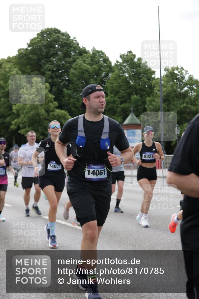 29.06.2025 - hella hamburg halbmarathon Jannik Wohlers http://msf.ph/oto/8170785 29.06.2025 10:21:37 Lombardsbrücke 1003, 1158, 1191, 1250, 1294, 1958, 1963, 2009, 2063, 2315, 2353, 2514, 2744, 3050, 3172, 3458, 3606, 3768, 3995, 4046, 4366, 5641, 6676, 6881, 7075, 7162, 8431, 8860, 8954, 8959, 9002, 9062, 9326, 9327, 9635, 9788, 9807, 10088, 10125, 10167, 10210, 10710, 10787, 11424, 11425, 12894, 13477, 14053, 14055, 14059, 14168, 14180, 15104, 15324, 15635, 15660, 16143, 16154, 16161, 16762, 16781, 16796, 16920, 17416, 17696, 17944, 18172, 18661, 19008, 19099 meine-sportfotos.de