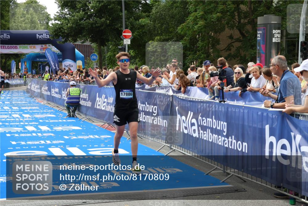29.06.2025 - hella hamburg halbmarathon Zöllner http://msf.ph/oto/8170809 29.06.2025 10:22:10 Ziel 16068, 17886, 18693 meine-sportfotos.de