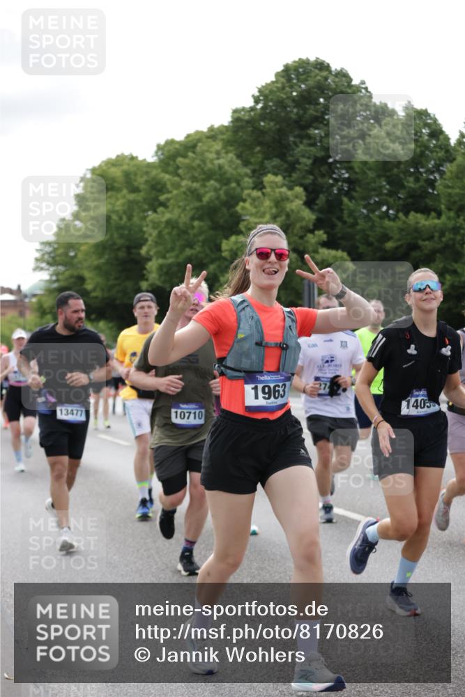 29.06.2025 - hella hamburg halbmarathon Jannik Wohlers http://msf.ph/oto/8170826 29.06.2025 10:21:38 Lombardsbrücke 1003, 1191, 1250, 1294, 1958, 1963, 2009, 2063, 2514, 2744, 3050, 3172, 3458, 3606, 3768, 3995, 4046, 4366, 5641, 6676, 6881, 7162, 8431, 8860, 8954, 8959, 9002, 9062, 9326, 9327, 9788, 9807, 10088, 10125, 10167, 10210, 10710, 10787, 11424, 12894, 13477, 14053, 14055, 14059, 14168, 14180, 15104, 15129, 15324, 15635, 15660, 16143, 16154, 16161, 16762, 16781, 16796, 16920, 17416, 17696, 17944, 18172, 18661, 19008, 19099 meine-sportfotos.de