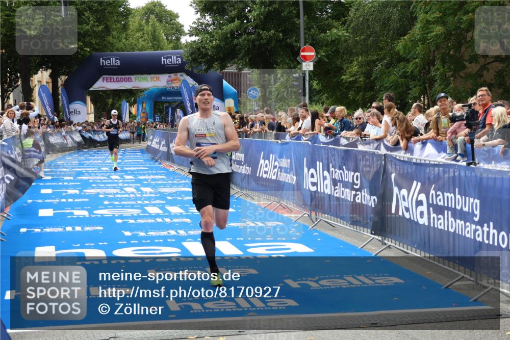 29.06.2025 - hella hamburg halbmarathon Zöllner http://msf.ph/oto/8170927 29.06.2025 10:22:15 Ziel 10650, 18693 meine-sportfotos.de