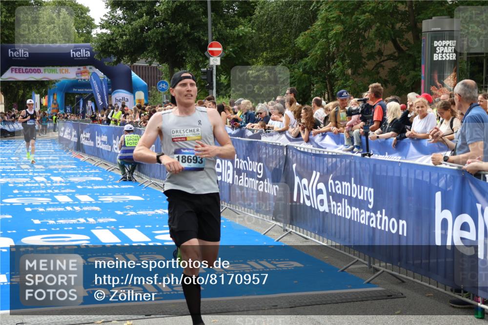 29.06.2025 - hella hamburg halbmarathon Zöllner http://msf.ph/oto/8170957 29.06.2025 10:22:16 Ziel 10650, 18693 meine-sportfotos.de