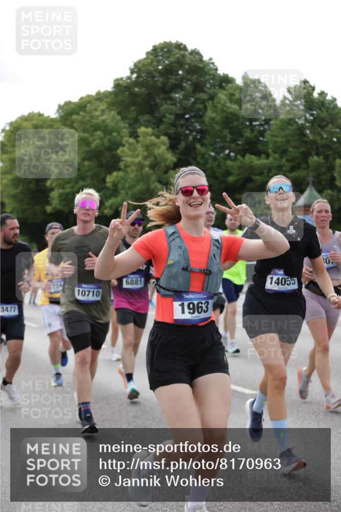 29.06.2025 - hella hamburg halbmarathon Jannik Wohlers http://msf.ph/oto/8170963 29.06.2025 10:21:38 Lombardsbrücke 1003, 1191, 1250, 1294, 1958, 1963, 2009, 2063, 2514, 2744, 3050, 3172, 3458, 3606, 3768, 3995, 4046, 4366, 5641, 6676, 6881, 7162, 8431, 8860, 8954, 8959, 9002, 9062, 9326, 9327, 9788, 9807, 10088, 10125, 10167, 10210, 10710, 10787, 11424, 12894, 13477, 14053, 14055, 14059, 14168, 14180, 15104, 15129, 15324, 15635, 15660, 16143, 16154, 16161, 16762, 16781, 16796, 16920, 17416, 17696, 17944, 18172, 18661, 19008, 19099 meine-sportfotos.de