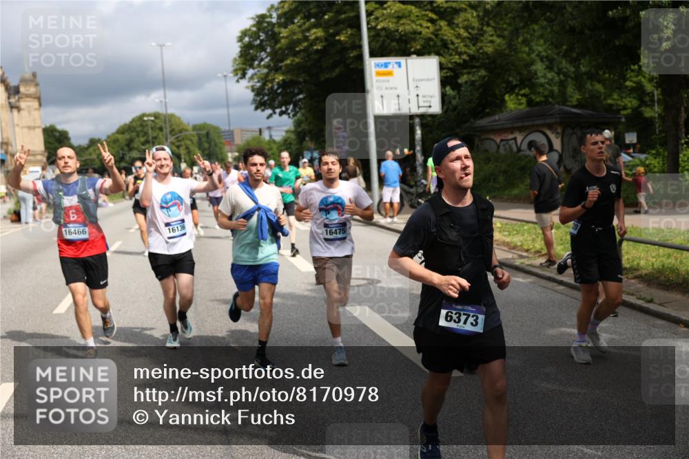 29.06.2025 - hella hamburg halbmarathon Yannick Fuchs http://msf.ph/oto/8170978 29.06.2025 10:41:11 20KM 1070, 1689, 1942, 2222, 2623, 3304, 5129, 5472, 5532, 6373, 6630, 7480, 7908, 8023, 9305, 9497, 9794, 10208, 10211, 11077, 11858, 12808, 13303, 13554, 13728, 14415, 14449, 14482, 14541, 14594, 15026, 15611, 15684, 15714, 15825, 16081, 16136, 16466, 16475, 17353, 17669, 17718, 17865 meine-sportfotos.de