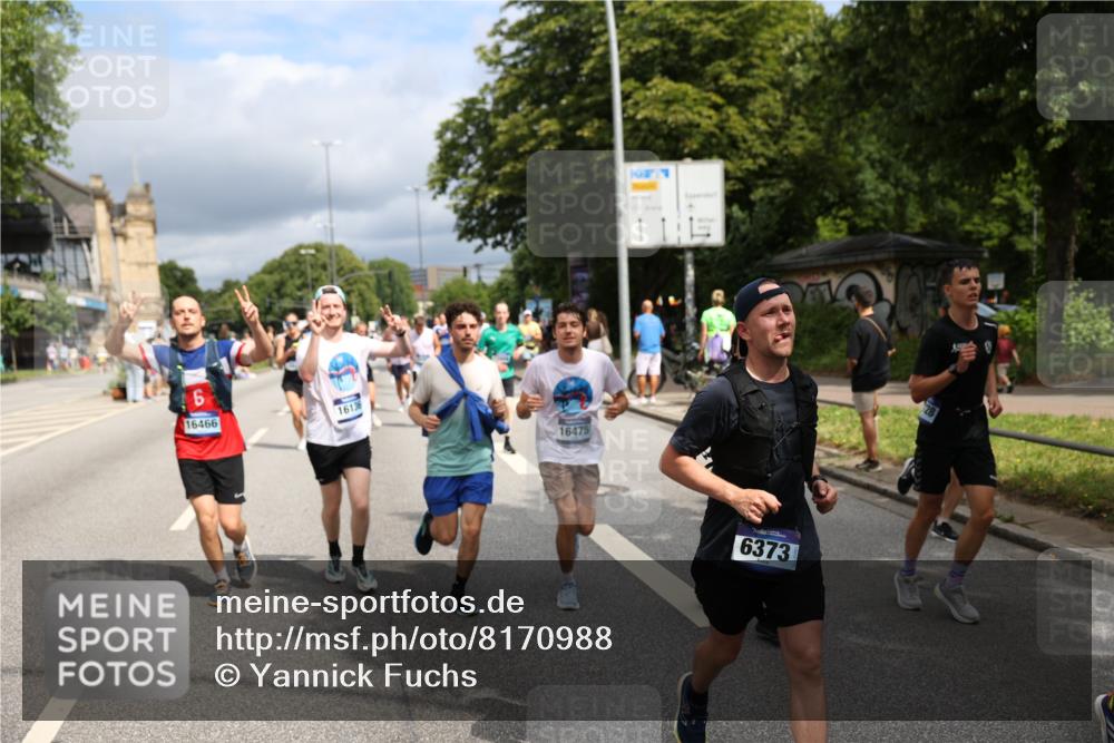 29.06.2025 - hella hamburg halbmarathon Yannick Fuchs http://msf.ph/oto/8170988 29.06.2025 10:41:12 20KM 1012, 1070, 1689, 1942, 2222, 2623, 3304, 5129, 5472, 5532, 6373, 6630, 7480, 7908, 8023, 9305, 9497, 9794, 10208, 10211, 11077, 11858, 12808, 13303, 13554, 13728, 14415, 14449, 14482, 14594, 15026, 15611, 15684, 15714, 15825, 16081, 16136, 16175, 16466, 16475, 17353, 17669, 17718, 17865 meine-sportfotos.de