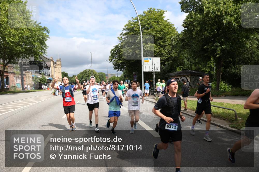 29.06.2025 - hella hamburg halbmarathon Yannick Fuchs http://msf.ph/oto/8171014 29.06.2025 10:41:12 20KM 1012, 1070, 1689, 1942, 2222, 2623, 3304, 5129, 5472, 5532, 6373, 6630, 7480, 7908, 8023, 9305, 9497, 9794, 10208, 10211, 11077, 11858, 12808, 13303, 13554, 13728, 14415, 14449, 14482, 14594, 15026, 15611, 15684, 15714, 15825, 16081, 16136, 16175, 16466, 16475, 17353, 17669, 17718, 17865 meine-sportfotos.de