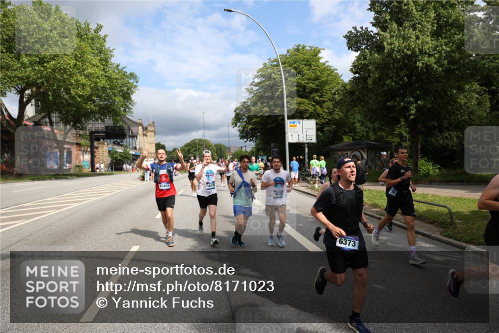 29.06.2025 - hella hamburg halbmarathon Yannick Fuchs http://msf.ph/oto/8171023 29.06.2025 10:41:12 20KM 1012, 1070, 1689, 1942, 2222, 2623, 3304, 5129, 5472, 5532, 6373, 6630, 7480, 7908, 8023, 9305, 9497, 9794, 10208, 10211, 11077, 11858, 12808, 13303, 13554, 13728, 14415, 14449, 14482, 14594, 15026, 15611, 15684, 15714, 15825, 16081, 16136, 16175, 16466, 16475, 17353, 17669, 17718, 17865 meine-sportfotos.de