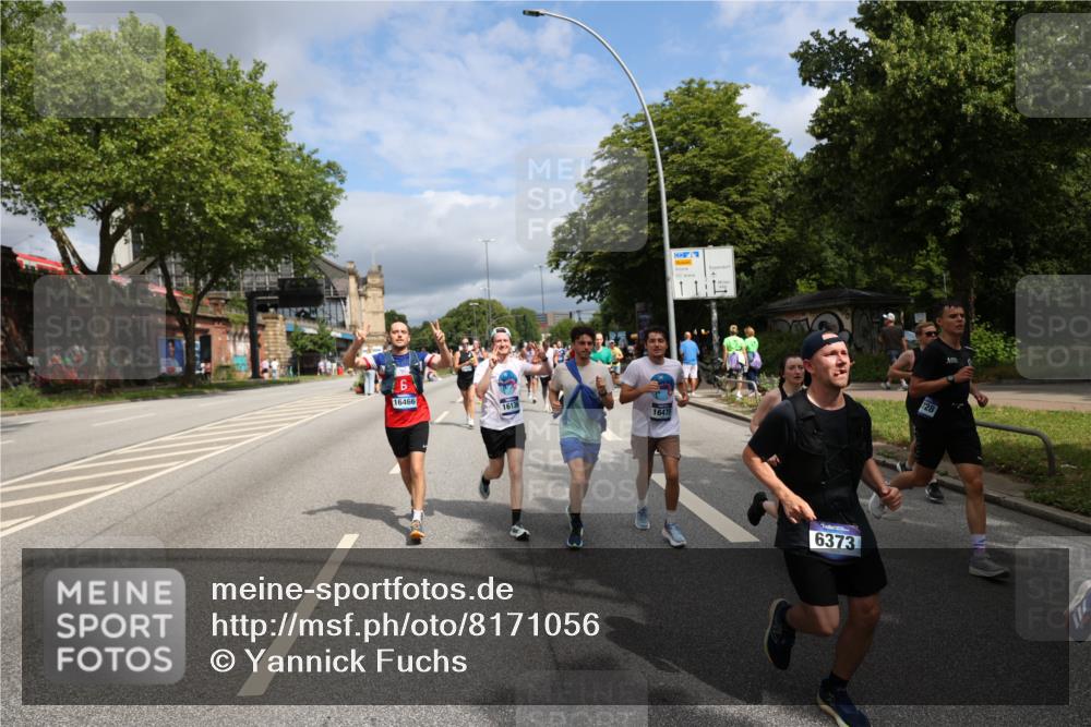 29.06.2025 - hella hamburg halbmarathon Yannick Fuchs http://msf.ph/oto/8171056 29.06.2025 10:41:12 20KM 1012, 1070, 1689, 1942, 2222, 2623, 3304, 5129, 5472, 5532, 6373, 6630, 7480, 7908, 8023, 9305, 9497, 9794, 10208, 10211, 11077, 11858, 12808, 13303, 13554, 13728, 14415, 14449, 14482, 14594, 15026, 15611, 15684, 15714, 15825, 16081, 16136, 16175, 16466, 16475, 17353, 17669, 17718, 17865 meine-sportfotos.de