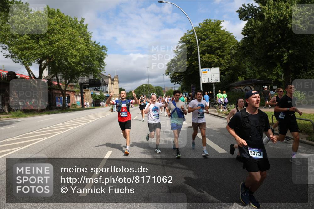 29.06.2025 - hella hamburg halbmarathon Yannick Fuchs http://msf.ph/oto/8171062 29.06.2025 10:41:12 20KM 1012, 1070, 1689, 1942, 2222, 2623, 3304, 5129, 5472, 5532, 6373, 6630, 7480, 7908, 8023, 9305, 9497, 9794, 10208, 10211, 11077, 11858, 12808, 13303, 13554, 13728, 14415, 14449, 14482, 14594, 15026, 15611, 15684, 15714, 15825, 16081, 16136, 16175, 16466, 16475, 17353, 17669, 17718, 17865 meine-sportfotos.de