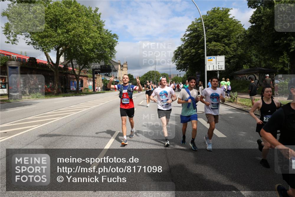 29.06.2025 - hella hamburg halbmarathon Yannick Fuchs http://msf.ph/oto/8171098 29.06.2025 10:41:12 20KM 1012, 1070, 1689, 1942, 2222, 2623, 3304, 5129, 5472, 5532, 6373, 6630, 7480, 7908, 8023, 9305, 9497, 9794, 10208, 10211, 11077, 11858, 12808, 13303, 13554, 13728, 14415, 14449, 14482, 14594, 15026, 15611, 15684, 15714, 15825, 16081, 16136, 16175, 16466, 16475, 17353, 17669, 17718, 17865 meine-sportfotos.de