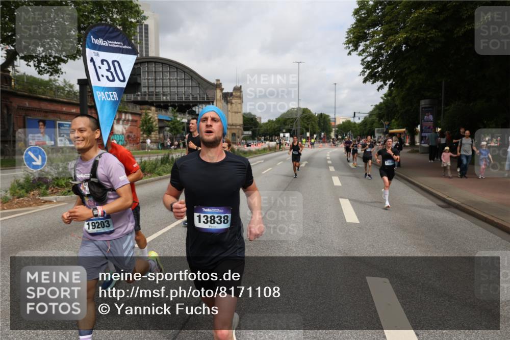 29.06.2025 - hella hamburg halbmarathon Yannick Fuchs http://msf.ph/oto/8171108 29.06.2025 10:24:36 20KM 1758, 2021, 2180, 3043, 6781, 7186, 7231, 7349, 9137, 9571, 10156, 10171, 10790, 12234, 12337, 13374, 13838, 14164, 14395, 15672, 15880, 16118, 16736, 16818, 17197, 18699, 18737, 19042, 19194, 19202, 19203, 19204 meine-sportfotos.de