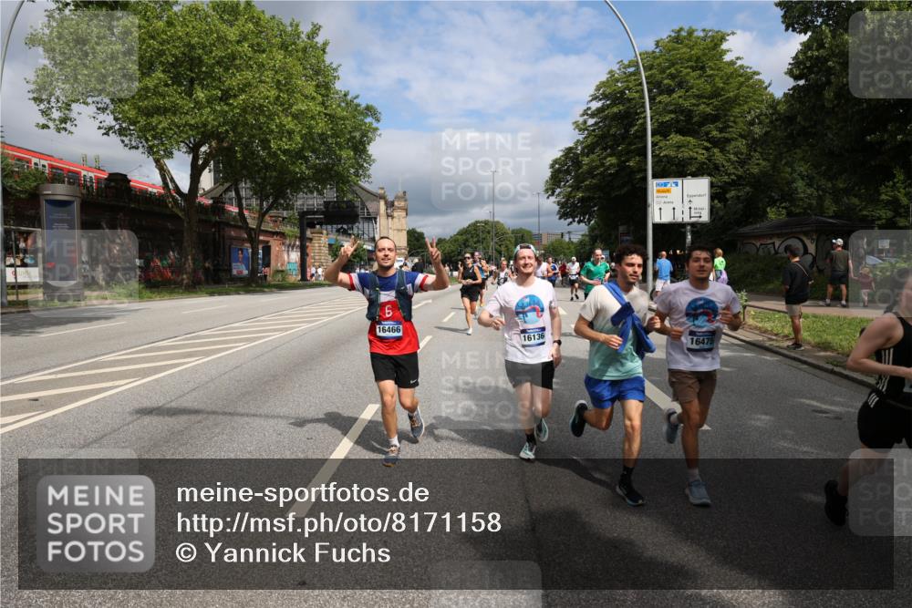 29.06.2025 - hella hamburg halbmarathon Yannick Fuchs http://msf.ph/oto/8171158 29.06.2025 10:41:12 20KM 1012, 1070, 1689, 1942, 2222, 2623, 3304, 5129, 5472, 5532, 6373, 6630, 7480, 7908, 8023, 9305, 9497, 9794, 10208, 10211, 11077, 11858, 12808, 13303, 13554, 13728, 14415, 14449, 14482, 14594, 15026, 15611, 15684, 15714, 15825, 16081, 16136, 16175, 16466, 16475, 17353, 17669, 17718, 17865 meine-sportfotos.de