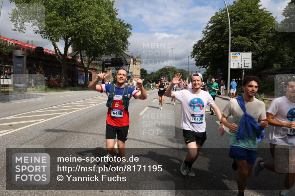 29.06.2025 - hella hamburg halbmarathon Yannick Fuchs http://msf.ph/oto/8171195 29.06.2025 10:41:13 20KM 1012, 1070, 1689, 1942, 2222, 2623, 3304, 5129, 5472, 5532, 6203, 6373, 6630, 7480, 7908, 8023, 8564, 9305, 9497, 9794, 10208, 10211, 11077, 11858, 12808, 13303, 13554, 13728, 14415, 14449, 14482, 14594, 15026, 15611, 15684, 15714, 15825, 16081, 16089, 16136, 16175, 16466, 16475, 17353, 17669, 17718, 17865, 18356 meine-sportfotos.de