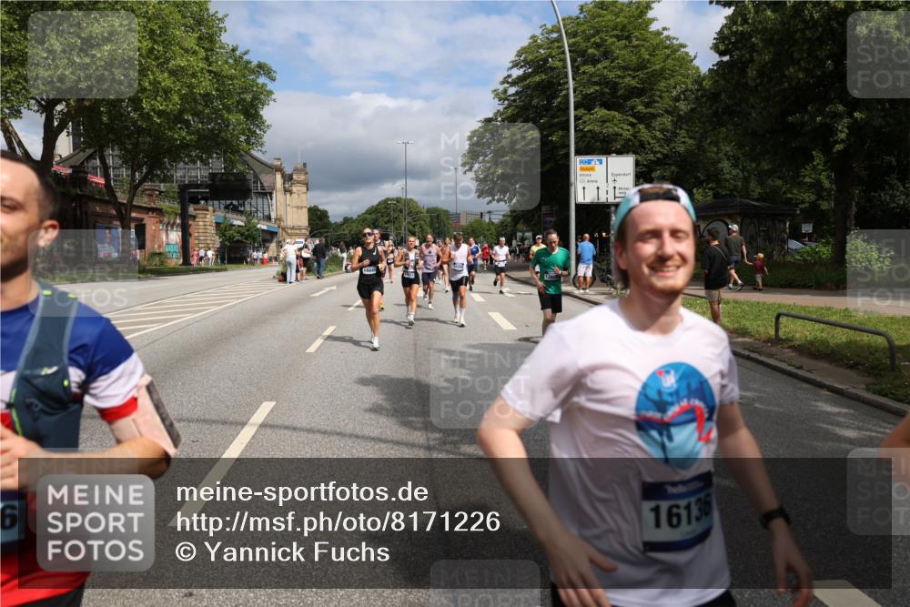 29.06.2025 - hella hamburg halbmarathon Yannick Fuchs http://msf.ph/oto/8171226 29.06.2025 10:41:13 20KM 1012, 1070, 1689, 1942, 2222, 2623, 3304, 5129, 5472, 5532, 6203, 6373, 6630, 7480, 7908, 8023, 8564, 9305, 9497, 9794, 10208, 10211, 11077, 11858, 12808, 13303, 13554, 13728, 14415, 14449, 14482, 14594, 15026, 15611, 15684, 15714, 15825, 16081, 16089, 16136, 16175, 16466, 16475, 17353, 17669, 17718, 17865, 18356 meine-sportfotos.de