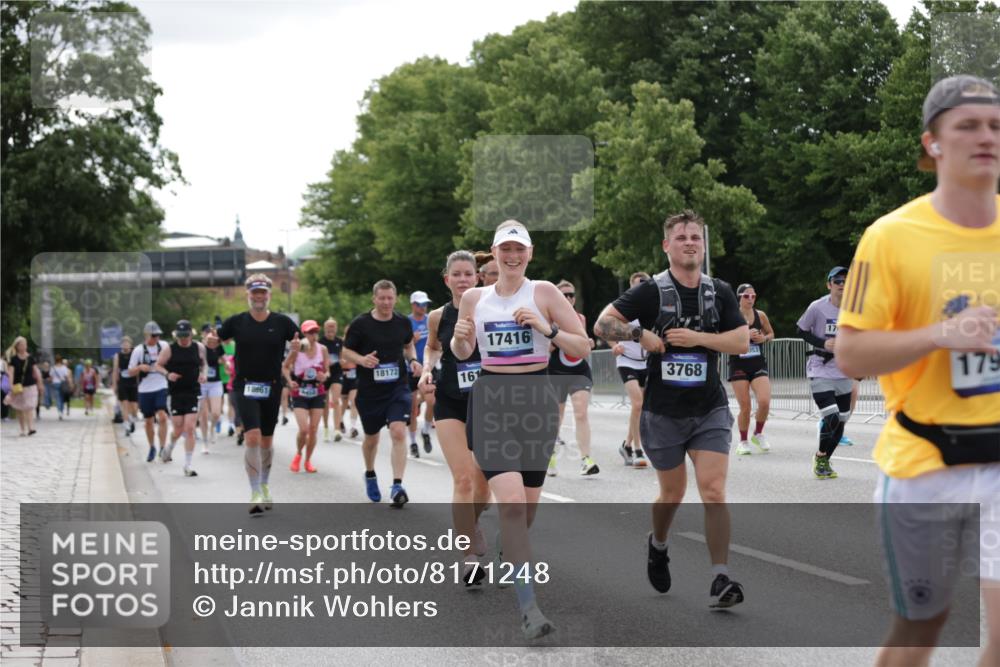 29.06.2025 - hella hamburg halbmarathon Jannik Wohlers http://msf.ph/oto/8171248 29.06.2025 10:21:41 Lombardsbrücke 1003, 1294, 1419, 1963, 2009, 2063, 2514, 2744, 3050, 3172, 3458, 3606, 3768, 3995, 4046, 4366, 5641, 6676, 6881, 6977, 7162, 8431, 8860, 8884, 8954, 9002, 9062, 9327, 9788, 9807, 10088, 10125, 10167, 10210, 10710, 11440, 12894, 13255, 13477, 14053, 14055, 14059, 14168, 14180, 15129, 15324, 15635, 15660, 16143, 16154, 16161, 16796, 16920, 17416, 17556, 17696, 17944, 18172, 18661, 19008, 19099, 19154 meine-sportfotos.de