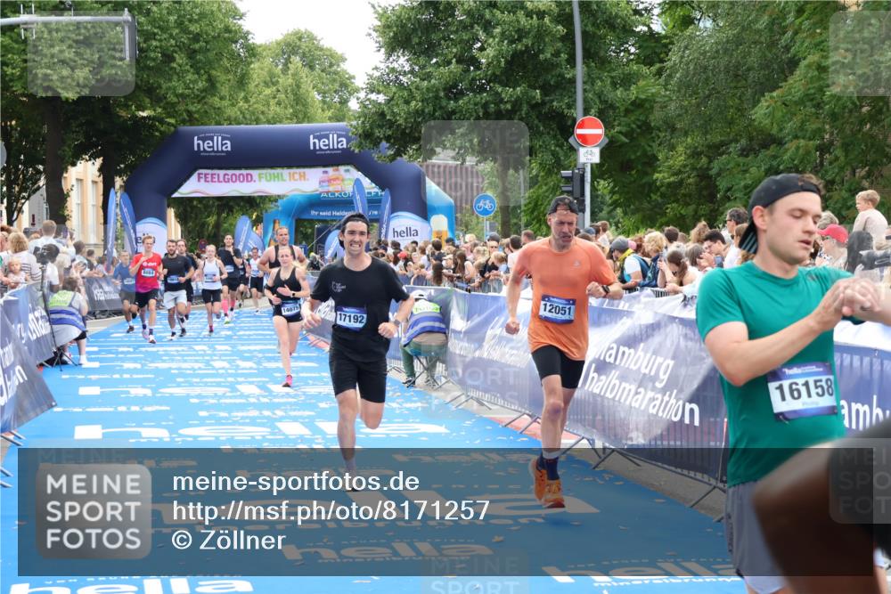 29.06.2025 - hella hamburg halbmarathon Zöllner http://msf.ph/oto/8171257 29.06.2025 10:36:27 Ziel 8084, 10404, 10680, 10852, 11304, 12051, 12916, 14075, 16158, 17192, 18062 meine-sportfotos.de